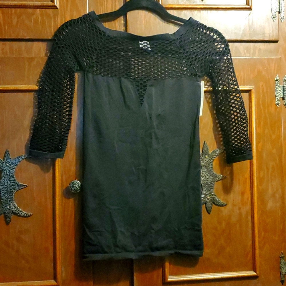 BNWT Yitong black 3/4 sleeve top sz S